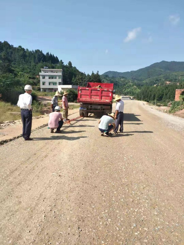 公路项目水稳层弯沉试验